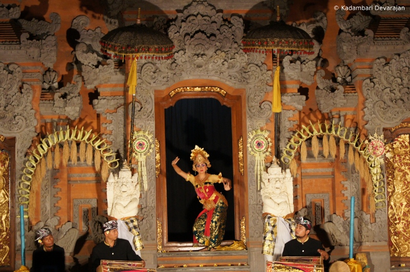 /photos/bali/legong_sc.JPG